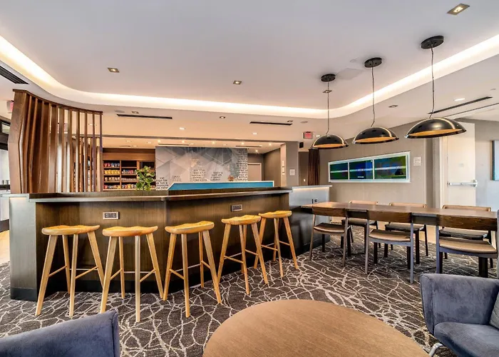 Springhill Suites By Marriott Oakland AirportAirport Hotel